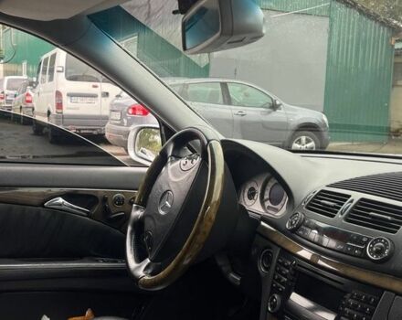 Сірий Мерседес 240, об'ємом двигуна 2.6 л та пробігом 320 тис. км за 4500 $, фото 1 на Automoto.ua