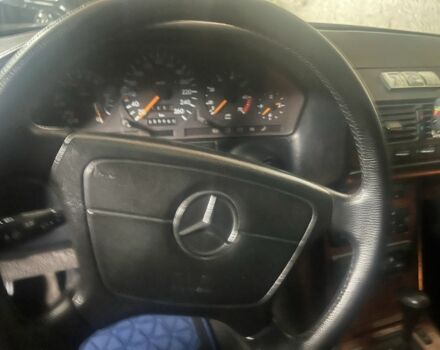 Серый Мерседес 240, объемом двигателя 4.2 л и пробегом 240 тыс. км за 7250 $, фото 19 на Automoto.ua