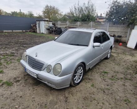 Серый Мерседес 240, объемом двигателя 2.4 л и пробегом 321 тыс. км за 1999 $, фото 5 на Automoto.ua