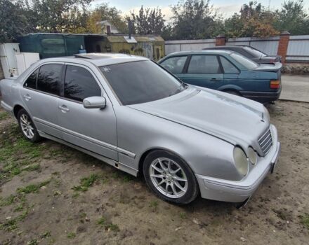 Серый Мерседес 240, объемом двигателя 2.4 л и пробегом 321 тыс. км за 1999 $, фото 2 на Automoto.ua