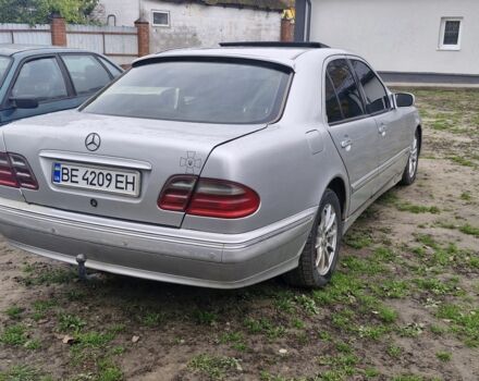Серый Мерседес 240, объемом двигателя 2.4 л и пробегом 321 тыс. км за 1999 $, фото 1 на Automoto.ua