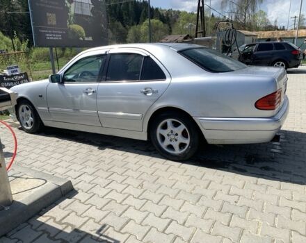 Серый Мерседес 240, объемом двигателя 2.4 л и пробегом 354 тыс. км за 3257 $, фото 4 на Automoto.ua