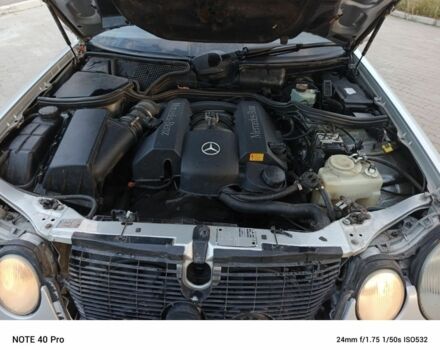 Сірий Мерседес 240, об'ємом двигуна 2.4 л та пробігом 120 тис. км за 3600 $, фото 5 на Automoto.ua