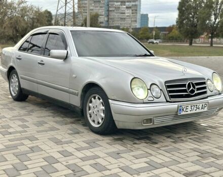 Сірий Мерседес 240, об'ємом двигуна 3.2 л та пробігом 300 тис. км за 2700 $, фото 2 на Automoto.ua