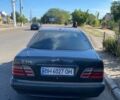 Серый Мерседес 240, объемом двигателя 2.4 л и пробегом 450 тыс. км за 2600 $, фото 4 на Automoto.ua