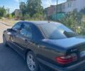 Серый Мерседес 240, объемом двигателя 2.4 л и пробегом 450 тыс. км за 2600 $, фото 3 на Automoto.ua
