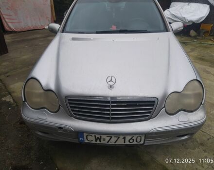 Серый Мерседес 240, объемом двигателя 2.6 л и пробегом 450 тыс. км за 1700 $, фото 2 на Automoto.ua