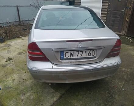 Серый Мерседес 240, объемом двигателя 2.6 л и пробегом 450 тыс. км за 1700 $, фото 3 на Automoto.ua