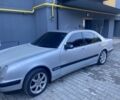 Серый Мерседес 240, объемом двигателя 2.6 л и пробегом 550 тыс. км за 3200 $, фото 1 на Automoto.ua