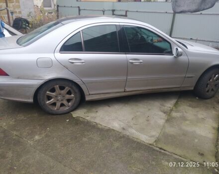 Серый Мерседес 240, объемом двигателя 2.6 л и пробегом 450 тыс. км за 1700 $, фото 1 на Automoto.ua