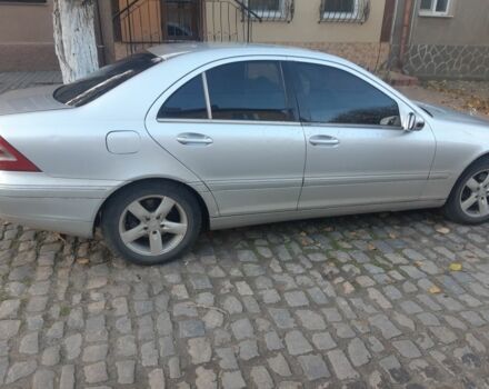 Серый Мерседес 240, объемом двигателя 2.6 л и пробегом 430 тыс. км за 3200 $, фото 2 на Automoto.ua