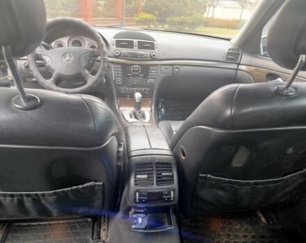 Серый Мерседес 240, объемом двигателя 2.6 л и пробегом 340 тыс. км за 5500 $, фото 10 на Automoto.ua