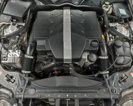 Серый Мерседес 240, объемом двигателя 2.6 л и пробегом 340 тыс. км за 5950 $, фото 6 на Automoto.ua