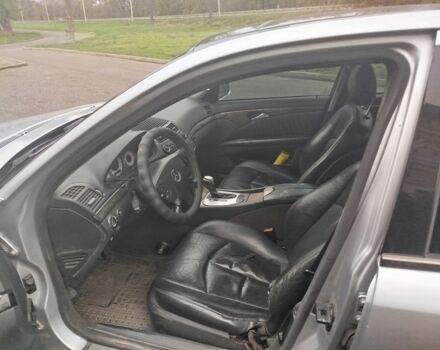 Серый Мерседес 240, объемом двигателя 2.6 л и пробегом 340 тыс. км за 5500 $, фото 11 на Automoto.ua