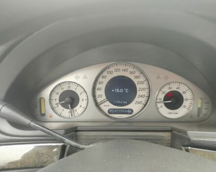 Серый Мерседес 240, объемом двигателя 2.6 л и пробегом 340 тыс. км за 5500 $, фото 14 на Automoto.ua