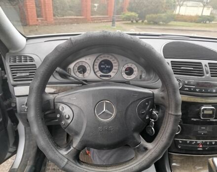 Серый Мерседес 240, объемом двигателя 2.6 л и пробегом 340 тыс. км за 5500 $, фото 17 на Automoto.ua