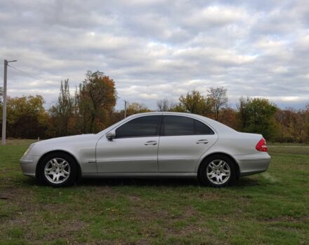 Серый Мерседес 240, объемом двигателя 2.6 л и пробегом 340 тыс. км за 5950 $, фото 3 на Automoto.ua