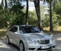 Серый Мерседес 240, объемом двигателя 2.6 л и пробегом 303 тыс. км за 7999 $, фото 1 на Automoto.ua