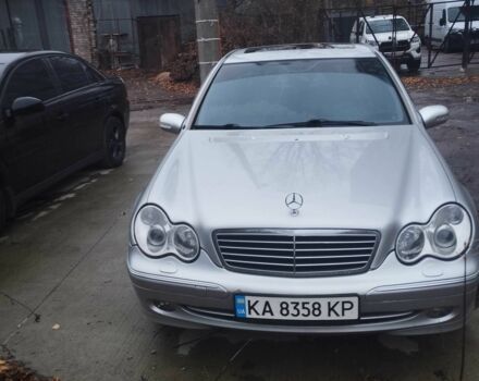 Сірий Мерседес 240, об'ємом двигуна 2.6 л та пробігом 300 тис. км за 6500 $, фото 2 на Automoto.ua