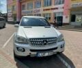 Серый Мерседес 240, объемом двигателя 3 л и пробегом 300 тыс. км за 5000 $, фото 3 на Automoto.ua