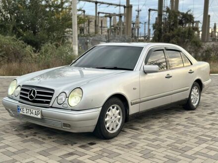 Мерседес 240 1998 в Днепре (Днепропетровске) на Automoto.ua Серый Мерседес 240, объемом двигателя 3.2 л и пробегом 300 тыс. км за 2700 $, фото 1 на Automoto.ua