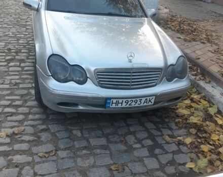 Сірий Мерседес 240, об'ємом двигуна 2.6 л та пробігом 430 тис. км за 3200 $, фото 1 на Automoto.ua