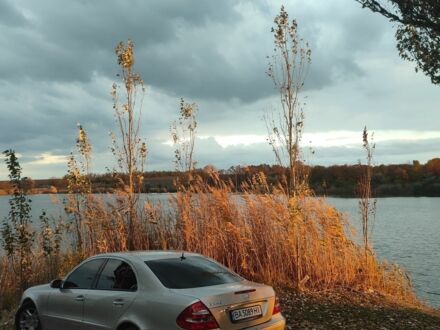 Серый Мерседес 240, объемом двигателя 2.6 л и пробегом 340 тыс. км за 5950 $, фото 1 на Automoto.ua