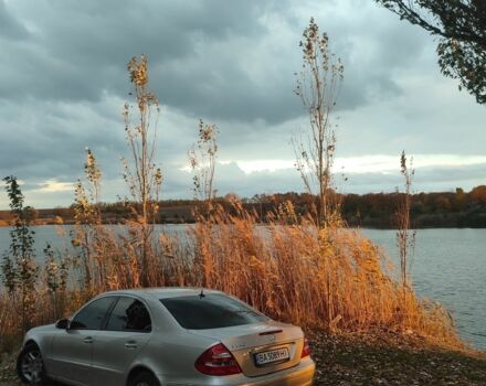 Сірий Мерседес 240, об'ємом двигуна 2.6 л та пробігом 340 тис. км за 5950 $, фото 1 на Automoto.ua