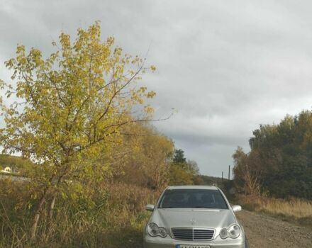 Сірий Мерседес 240, об'ємом двигуна 2.6 л та пробігом 300 тис. км за 6500 $, фото 1 на Automoto.ua