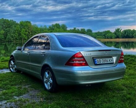 Сірий Мерседес 240, об'ємом двигуна 2.4 л та пробігом 206 тис. км за 5300 $, фото 1 на Automoto.ua