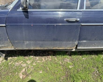 Синій Мерседес 240, об'ємом двигуна 2.4 л та пробігом 500 тис. км за 1000 $, фото 1 на Automoto.ua