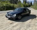 Синій Мерседес 240, об'ємом двигуна 2.4 л та пробігом 306 тис. км за 3300 $, фото 1 на Automoto.ua