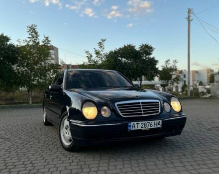 Синий Мерседес 240, объемом двигателя 2.4 л и пробегом 310 тыс. км за 2599 $, фото 1 на Automoto.ua