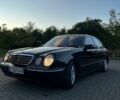 Синий Мерседес 240, объемом двигателя 2.4 л и пробегом 310 тыс. км за 2599 $, фото 1 на Automoto.ua