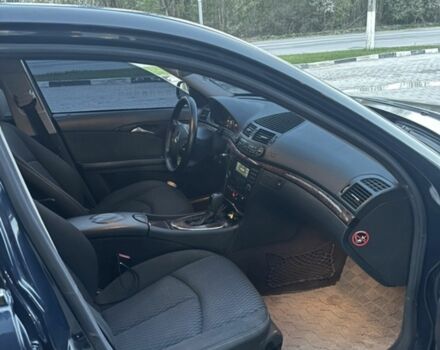 Синій Мерседес 240, об'ємом двигуна 2.6 л та пробігом 320 тис. км за 5200 $, фото 4 на Automoto.ua