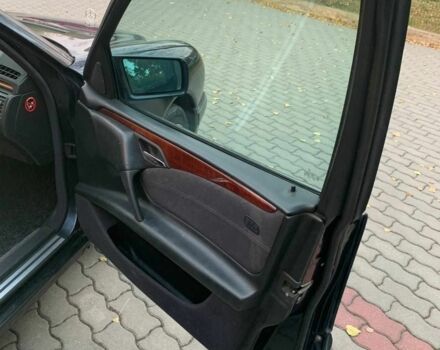 Синій Мерседес 240, об'ємом двигуна 2.4 л та пробігом 400 тис. км за 2350 $, фото 3 на Automoto.ua