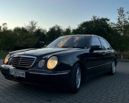 Синий Мерседес 240, объемом двигателя 2.4 л и пробегом 310 тыс. км за 2599 $, фото 1 на Automoto.ua