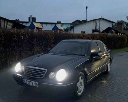 Синий Мерседес 240, объемом двигателя 2.4 л и пробегом 250 тыс. км за 2550 $, фото 1 на Automoto.ua