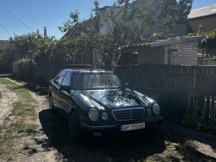 Мерседес 240 2001 у Запоріжжя на Automoto.ua Синій Мерседес 240, об'ємом двигуна 2.6 л та пробігом 2 тис. км за 4000 $, фото 1 на Automoto.ua