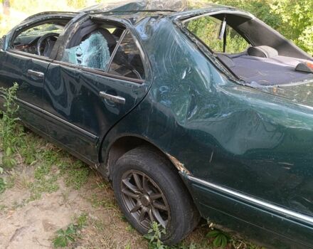 Зелений Мерседес 240, об'ємом двигуна 2.4 л та пробігом 380 тис. км за 1000 $, фото 2 на Automoto.ua