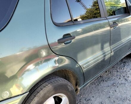 Зеленый Мерседес 240, объемом двигателя 3 л и пробегом 270 тыс. км за 4600 $, фото 3 на Automoto.ua