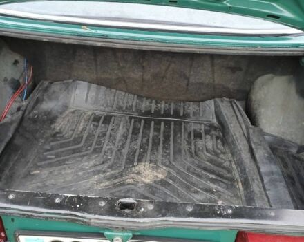 Зеленый Мерседес 240, объемом двигателя 2 л и пробегом 100 тыс. км за 1700 $, фото 1 на Automoto.ua