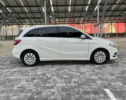 Белый Мерседес 250, объемом двигателя 0 л и пробегом 87 тыс. км за 9800 $, фото 2 на Automoto.ua