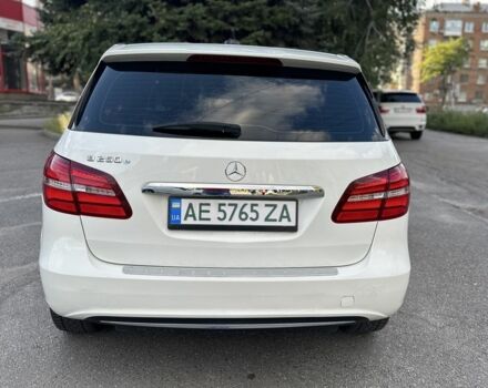 Білий Мерседес 250, об'ємом двигуна 0 л та пробігом 145 тис. км за 12800 $, фото 3 на Automoto.ua
