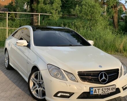 Білий Мерседес 250, об'ємом двигуна 2.1 л та пробігом 265 тис. км за 12999 $, фото 7 на Automoto.ua