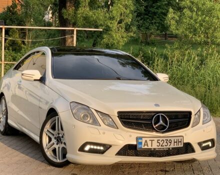 Білий Мерседес 250, об'ємом двигуна 2.1 л та пробігом 265 тис. км за 12999 $, фото 6 на Automoto.ua