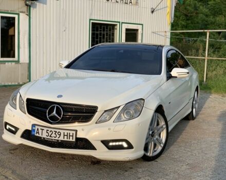 Білий Мерседес 250, об'ємом двигуна 2.1 л та пробігом 265 тис. км за 12999 $, фото 4 на Automoto.ua
