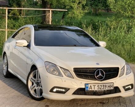 Білий Мерседес 250, об'ємом двигуна 2.1 л та пробігом 265 тис. км за 12999 $, фото 1 на Automoto.ua