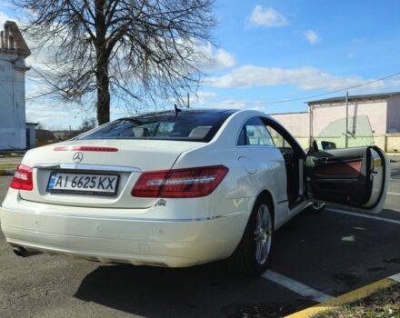 Белый Мерседес 250, объемом двигателя 1.8 л и пробегом 169 тыс. км за 12200 $, фото 2 на Automoto.ua