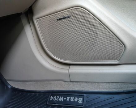 Белый Мерседес 250, объемом двигателя 1.8 л и пробегом 140 тыс. км за 14000 $, фото 19 на Automoto.ua